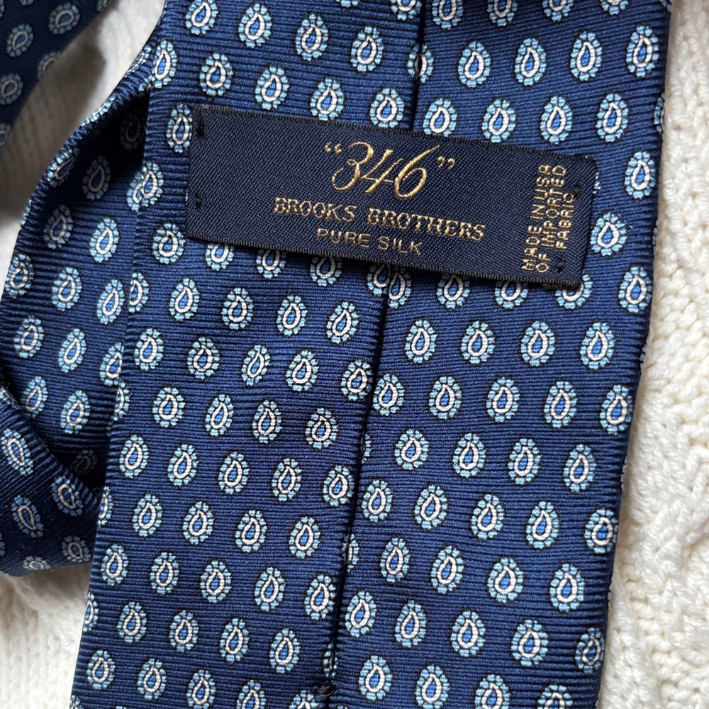 Brooks Brothers 346 Elegant Blue Patterned Men's Tie 100% silk made in USA